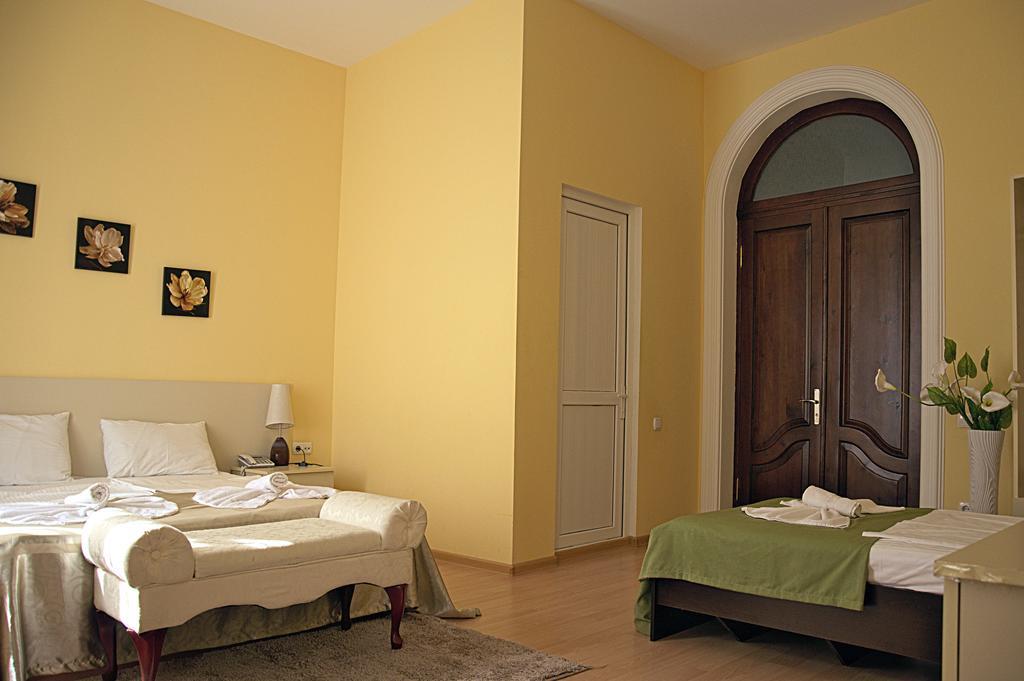 Hotel Tbilisi Garden Δωμάτιο φωτογραφία